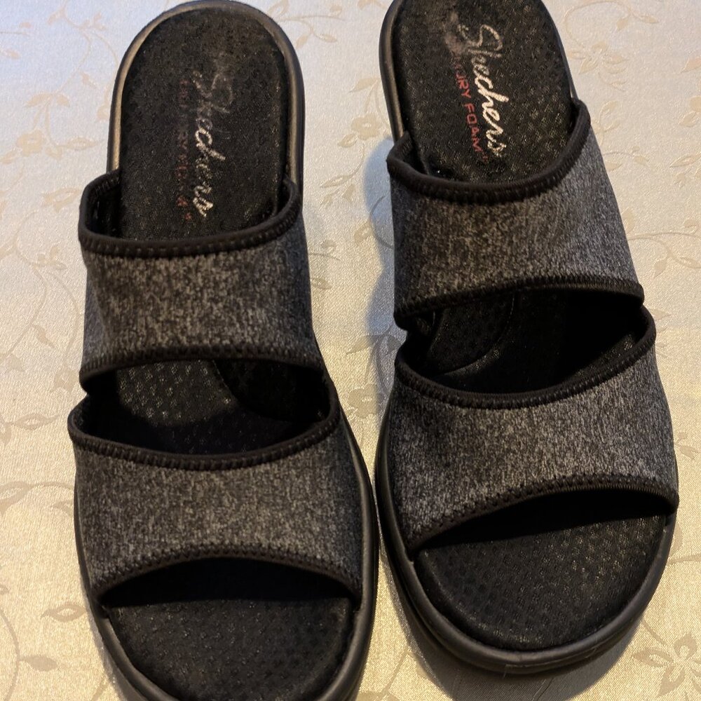 Skechers Memory Foam Blk/Gry Wedge Heel Slide/San… - image 1